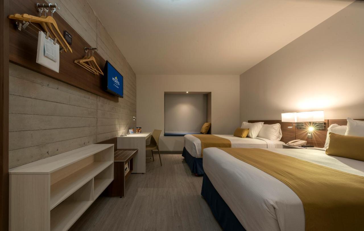 Microtel Inn & Suites By Wyndham Guadalajara Sur Zewnętrze zdjęcie