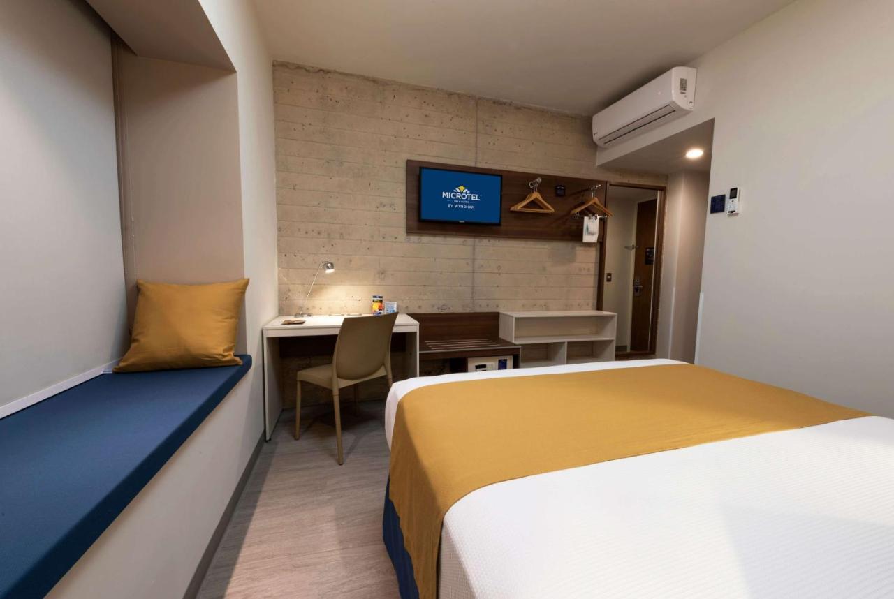 Microtel Inn & Suites By Wyndham Guadalajara Sur Zewnętrze zdjęcie